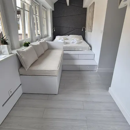 White R Appartement *
